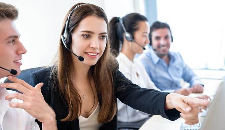 Ponte en contacto con nosotros para encargar imanes personalizados